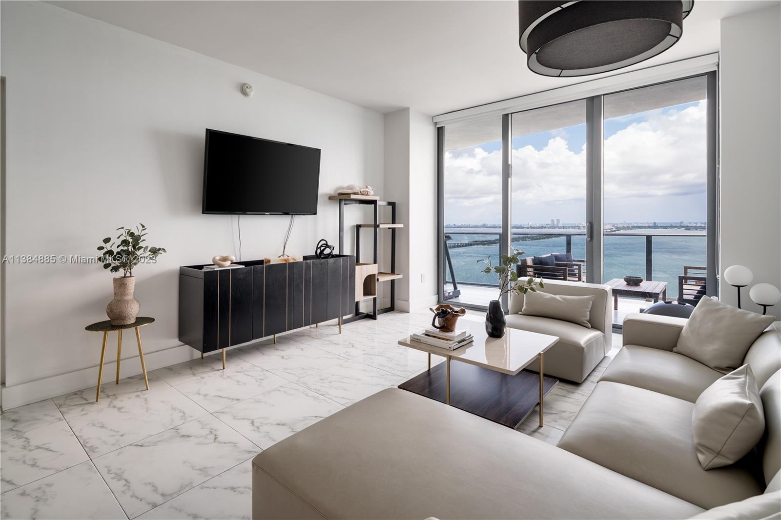 ICON BAY CONDO - Residential