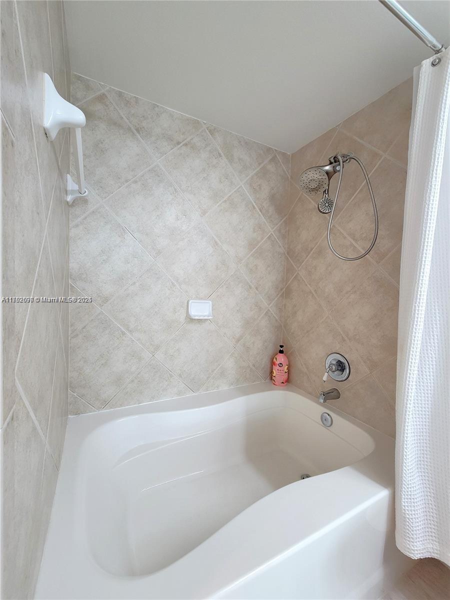 MARINA VILLAGE AT BOYNTON - Residential Lease