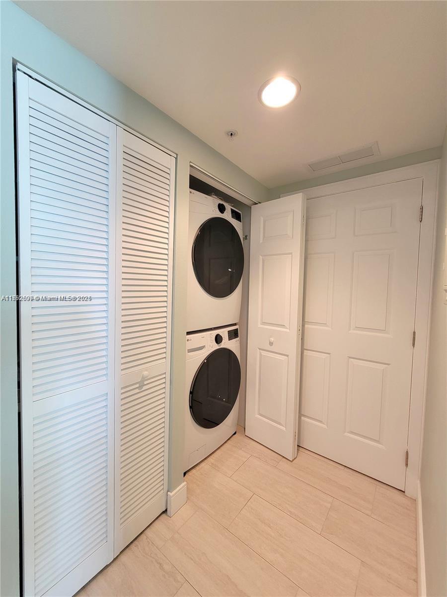 MARINA VILLAGE AT BOYNTON - Residential Lease