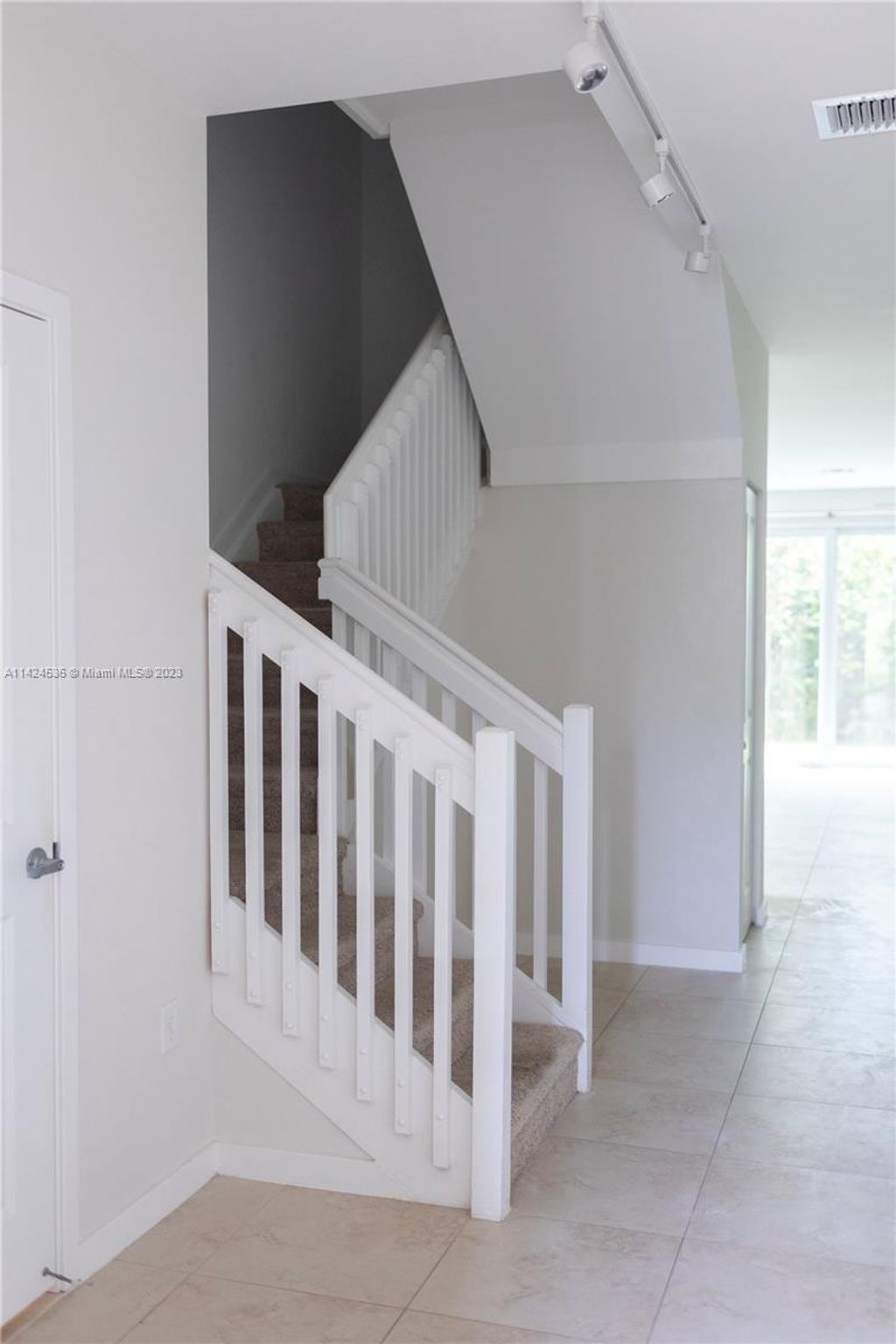 Photo of 6264 SE Portofino Cir, Hobe Sound, FL 33455 (MLS # A11424536)