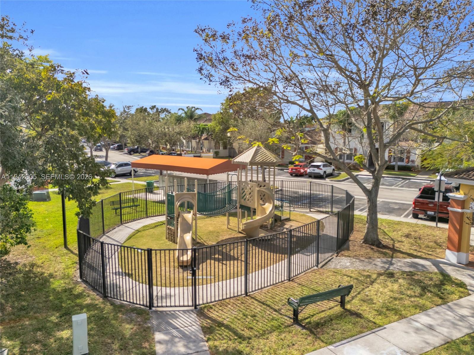 MARBELLA BAY - Residential