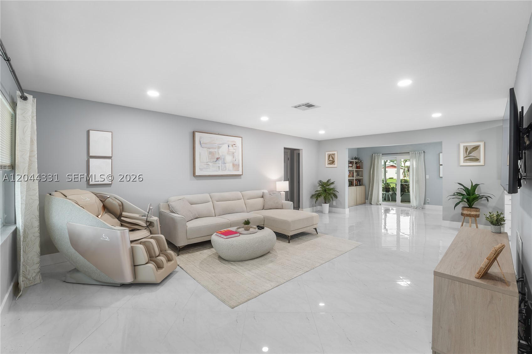 14307 Amapola Dr