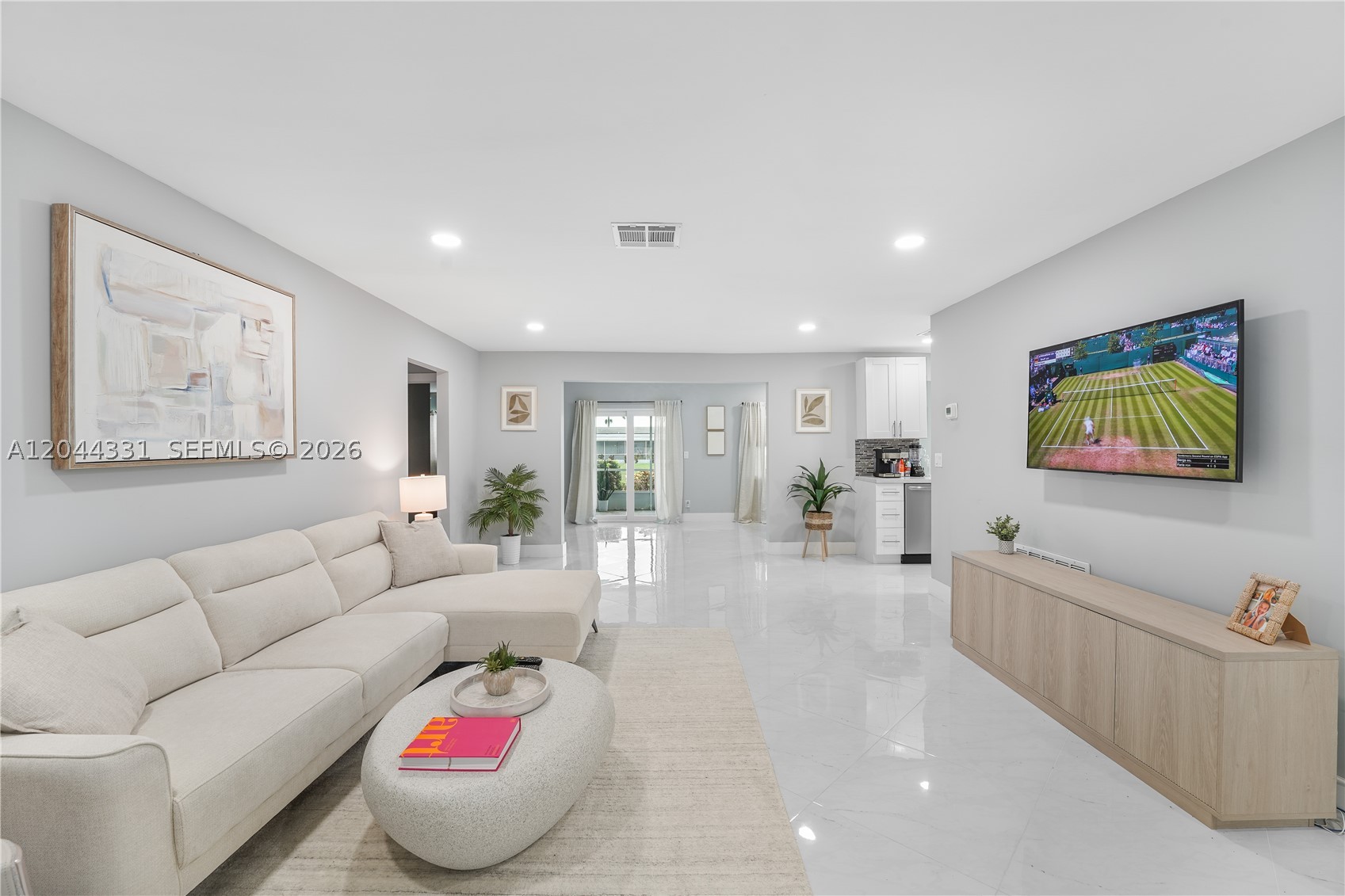 14307 Amapola Dr