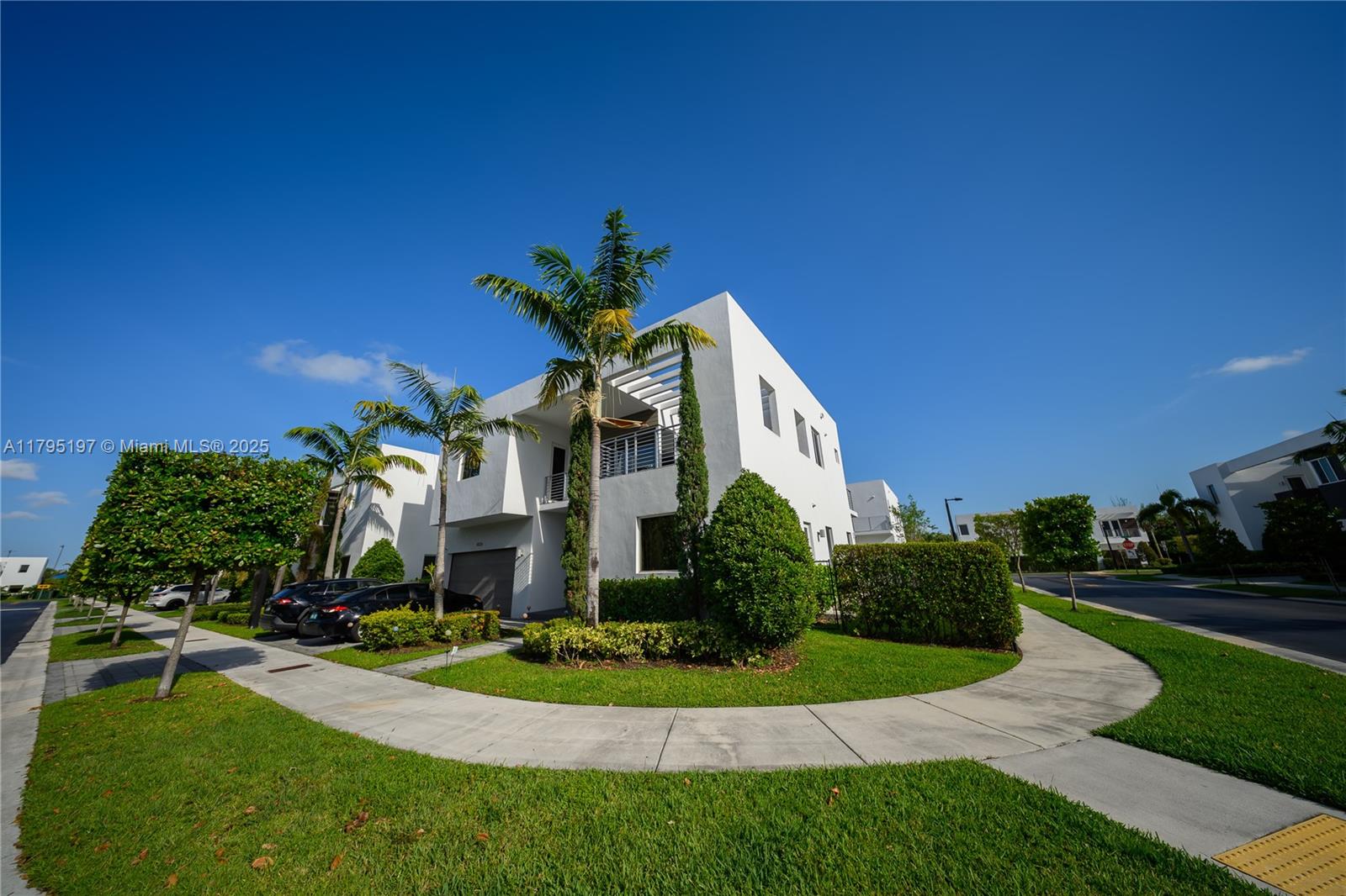 10126 NW 76th Ter
