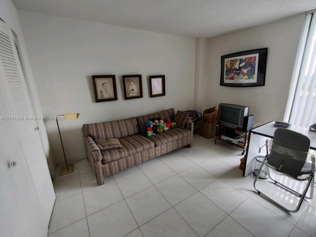 20515 E Country Club Dr 646