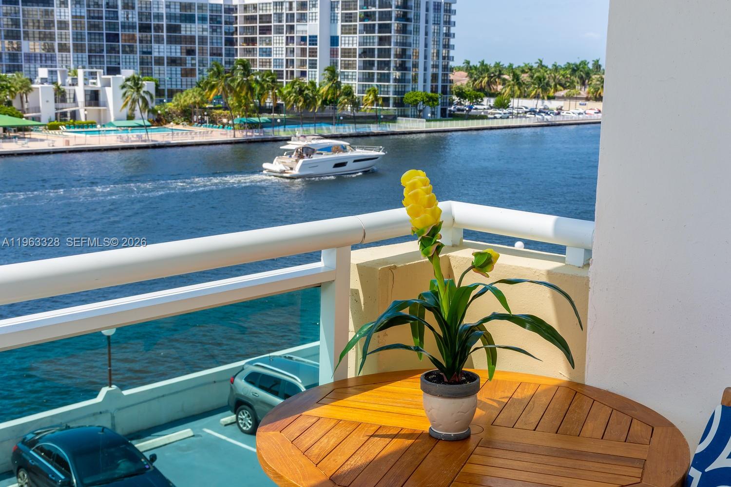 RESIDENCES ON HOLLYWOOD B - Residential