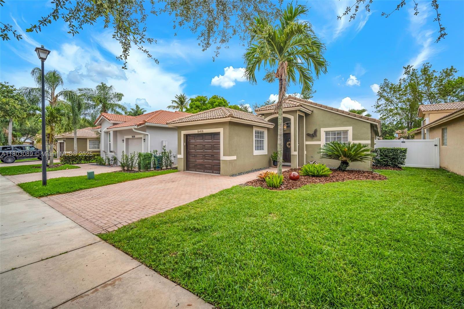 Property for Sale at 16408 Sapphire Bnd, Weston, Broward County, Florida - Bedrooms: 3 
Bathrooms: 2  - $689,000