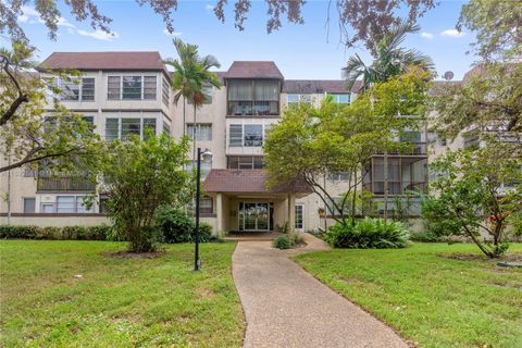 1681 NW 70th Ave 204 Plantation FL 33313