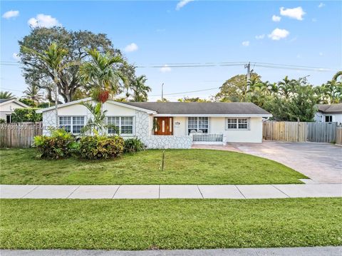 Townhomes and Villas with Garages For Sale in Miami-Dade County, FL 30 10330 SW 103rd Ct Miami FL 33176