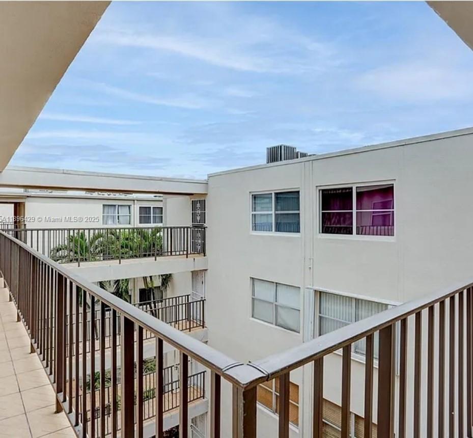 EL LAGO CONDO - Residential Lease