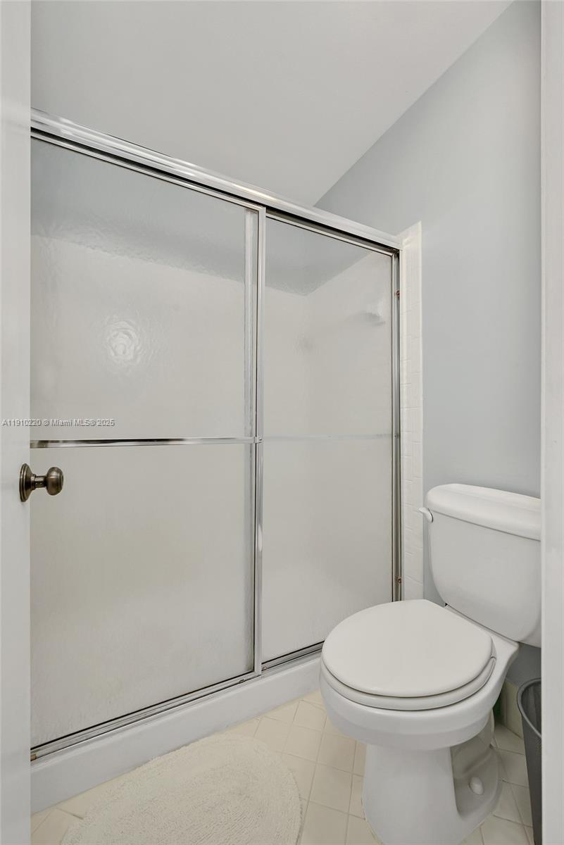 APPLEWOOD VILLAGE I-D CON - Residential Lease