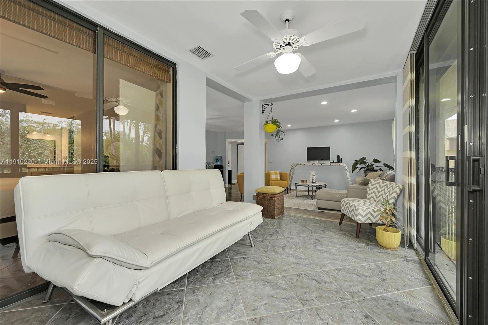 APPLEWOOD VILLAGE I-D CON - Residential Lease