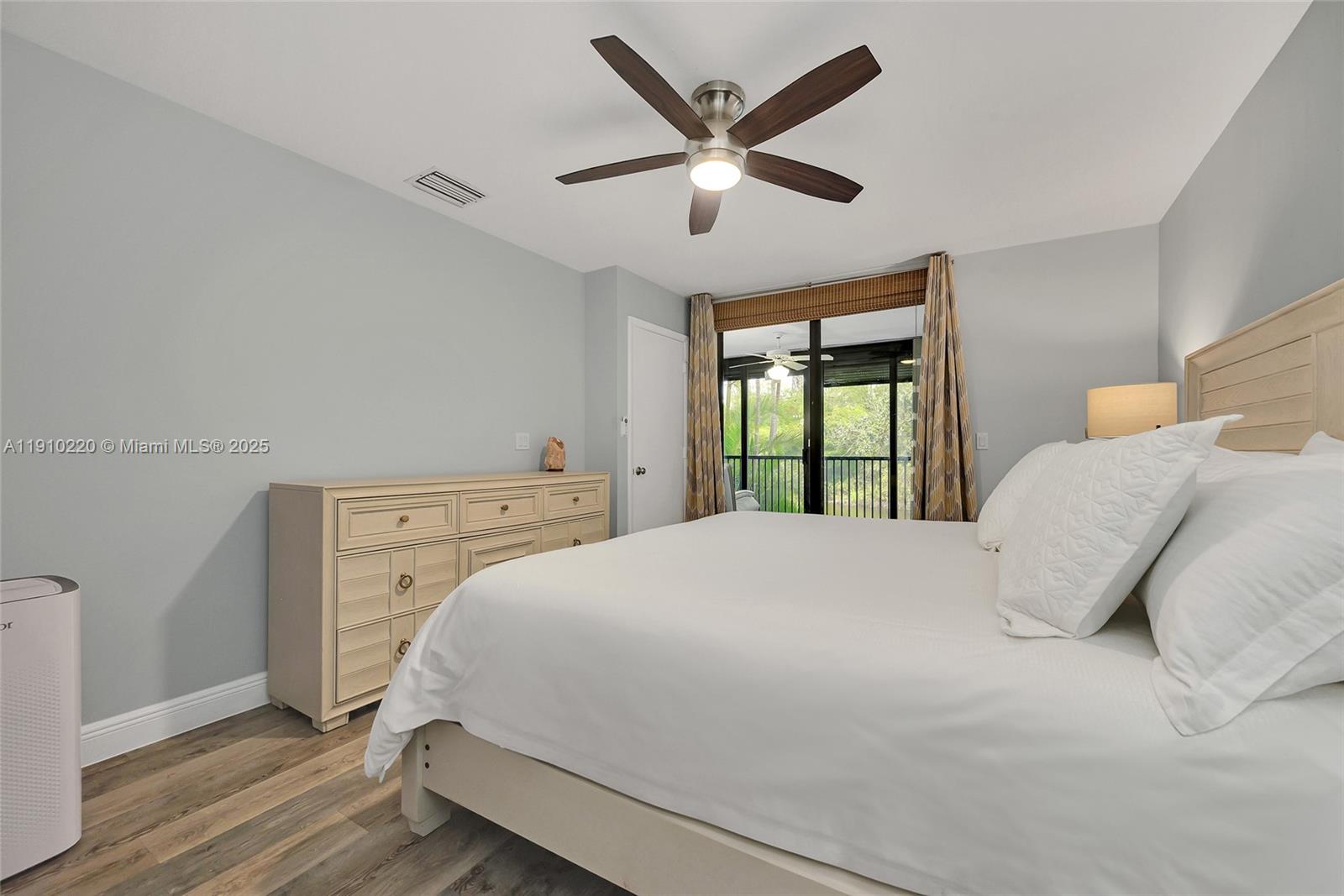 APPLEWOOD VILLAGE I-D CON - Residential Lease