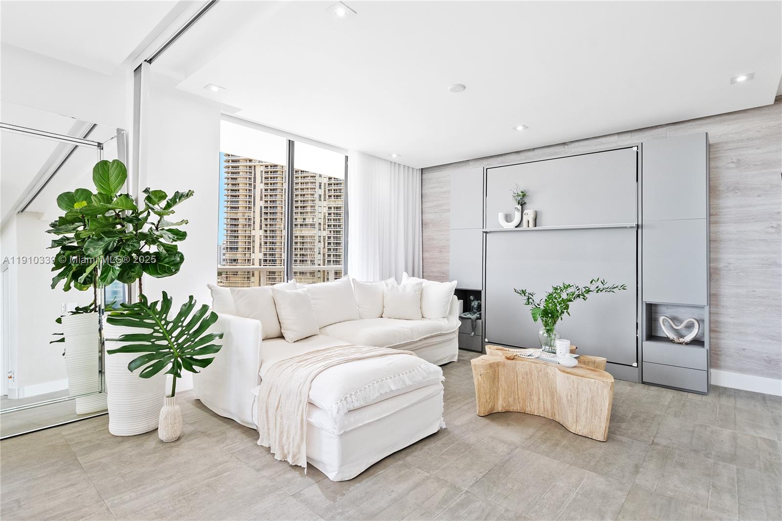 HAMPTONS WEST CONDO - Residential