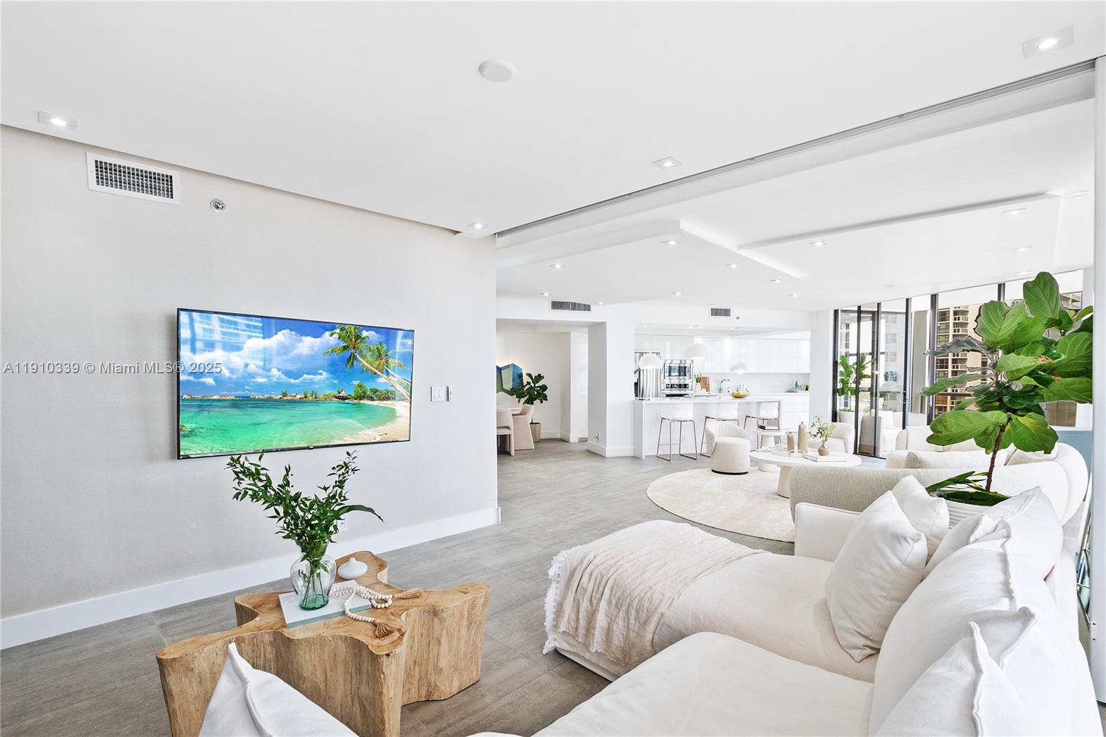 HAMPTONS WEST CONDO - Residential