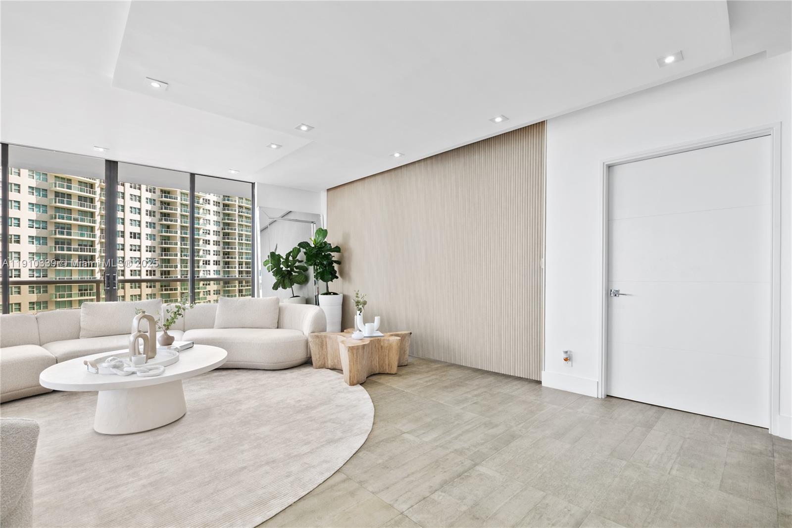 HAMPTONS WEST CONDO - Residential