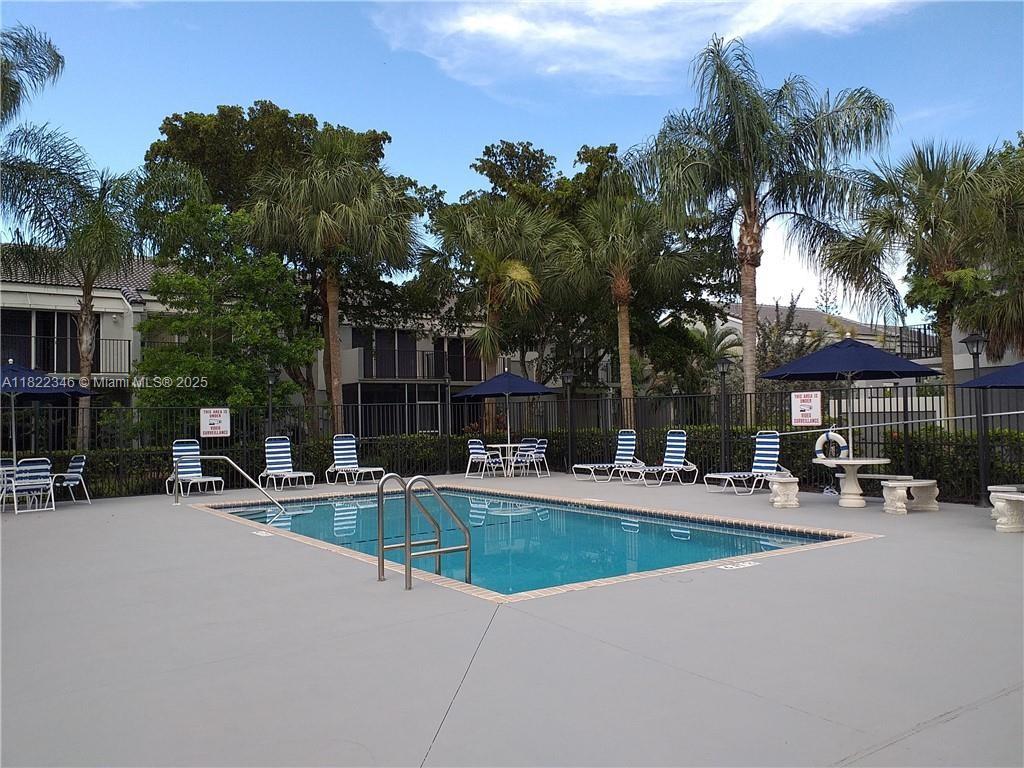 CROSS CREEK TOWNHOMES PLA - Residential