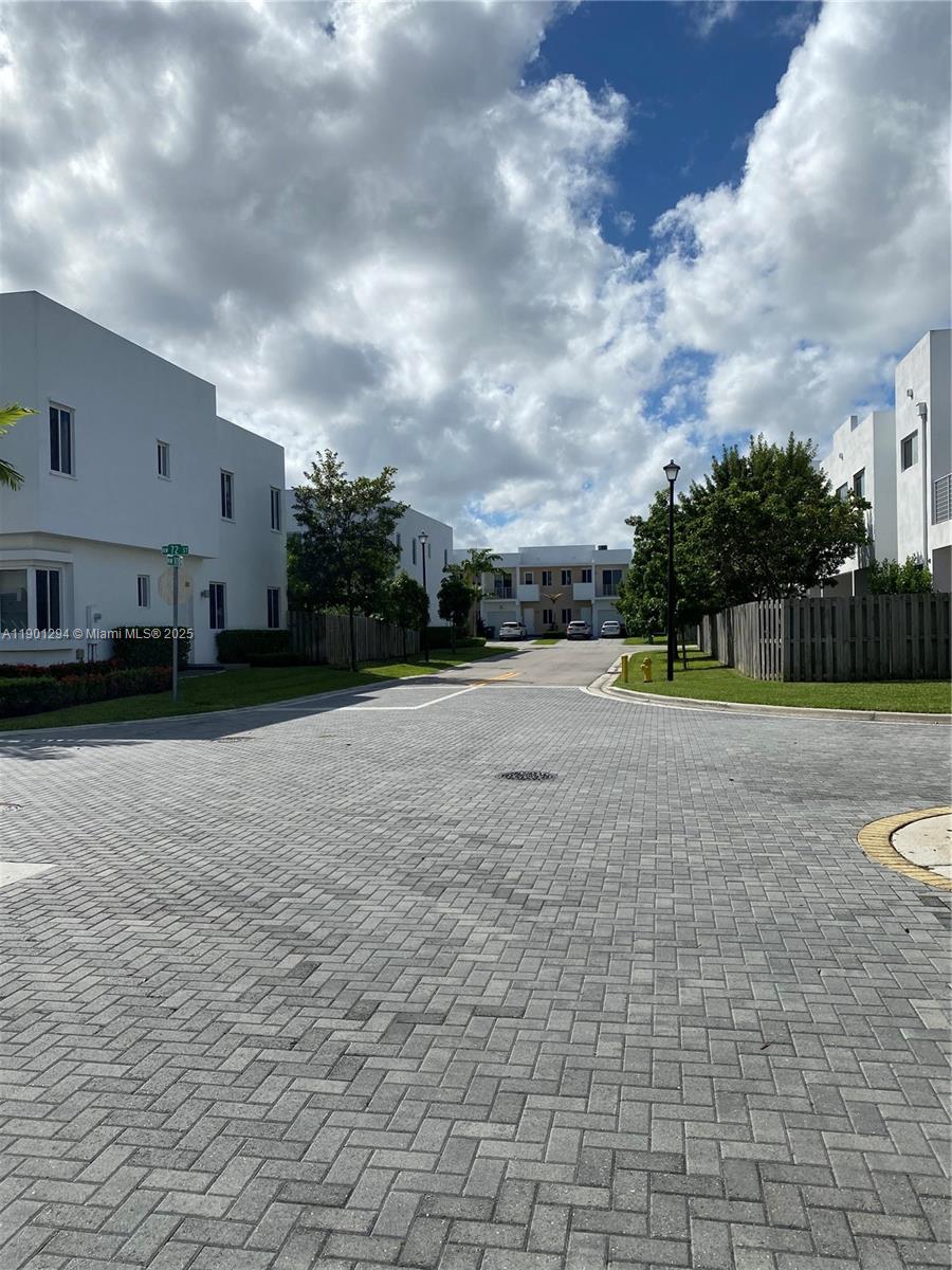 DORAL PALMS NORTH - Residential