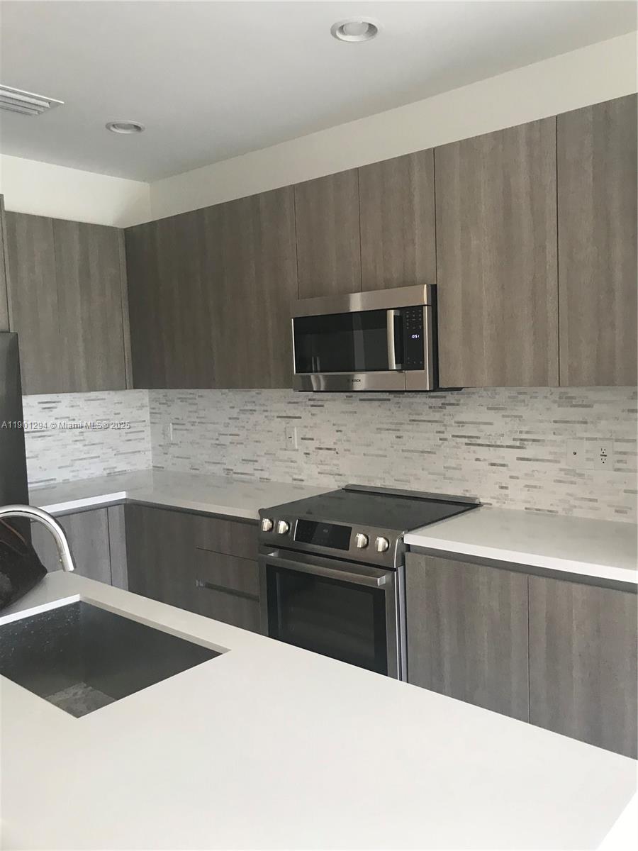 DORAL PALMS NORTH - Residential