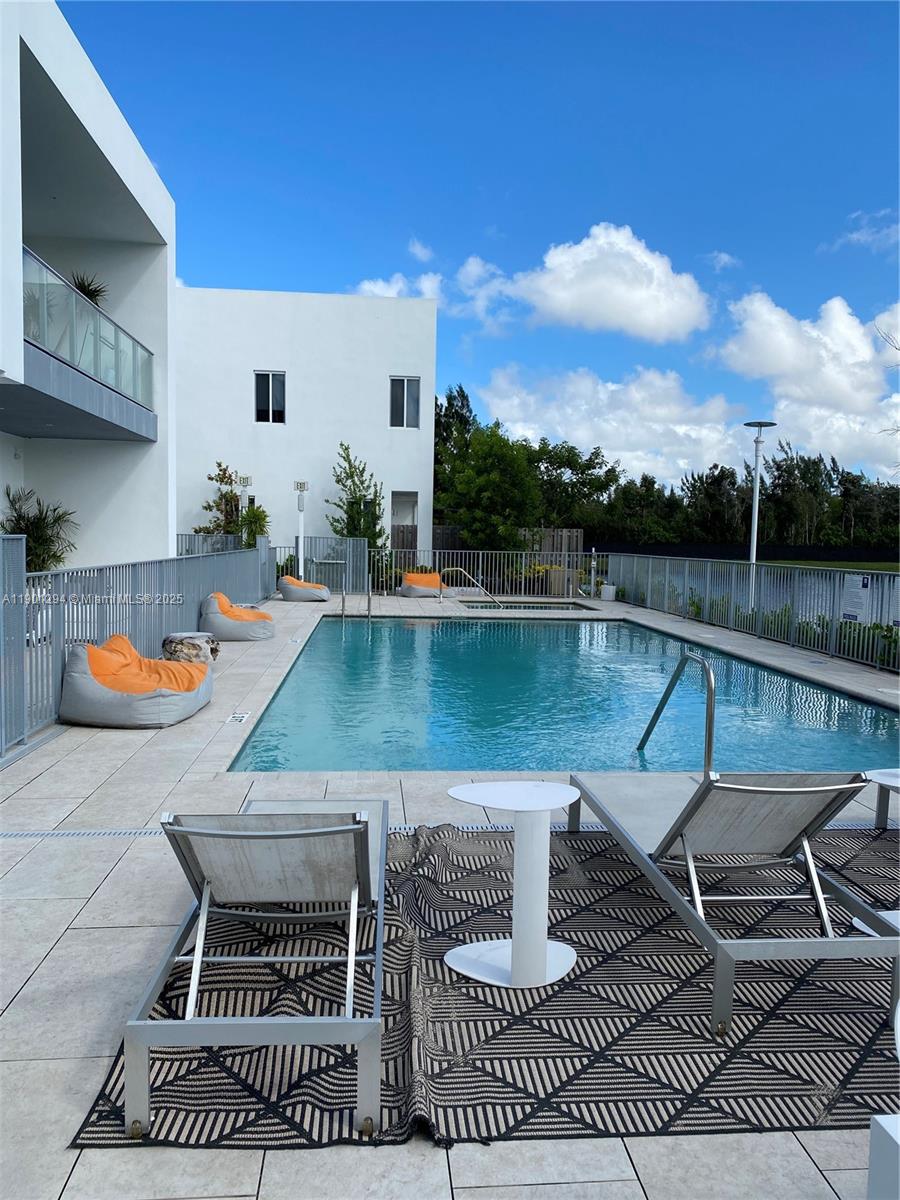 DORAL PALMS NORTH - Residential