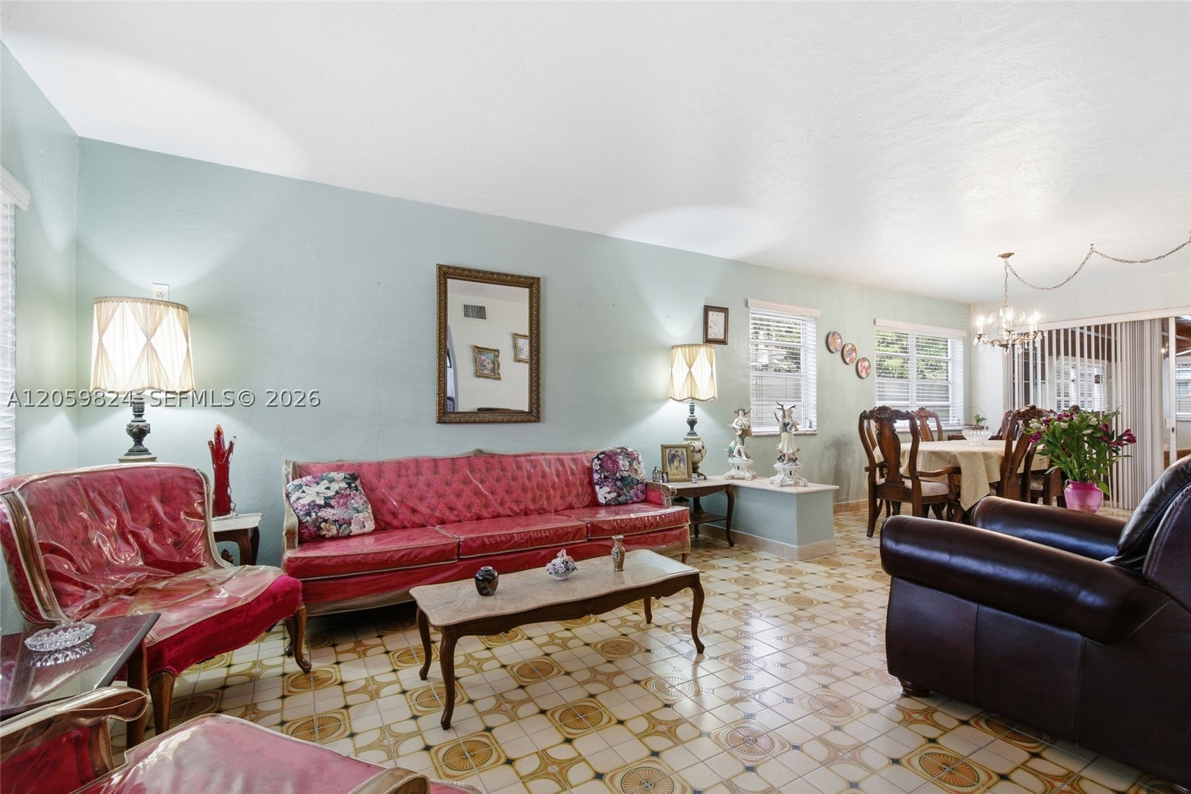 921 E 14 St