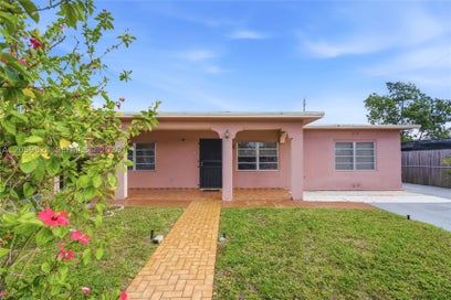 South Florida Bank Owned Foreclosure Deals From $100,000 921 E 14 St Hialeah FL 33010
