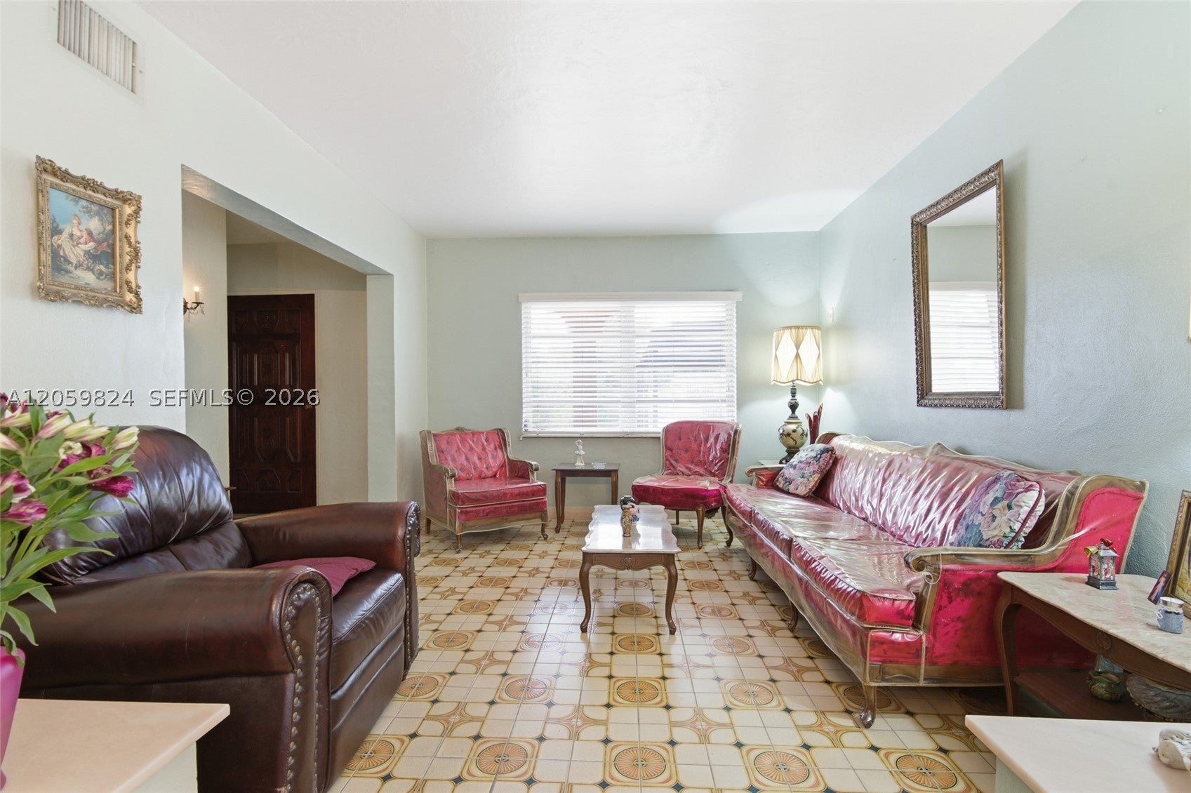 921 E 14 St