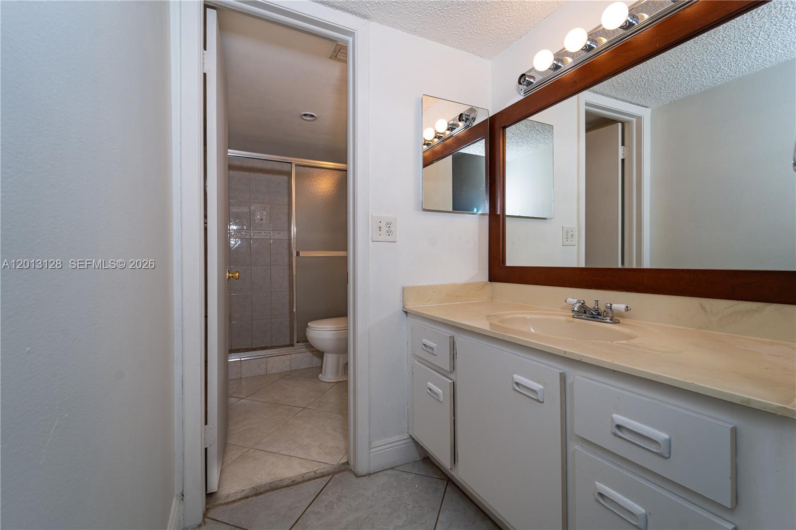 CENTURA PARC - Residential Lease