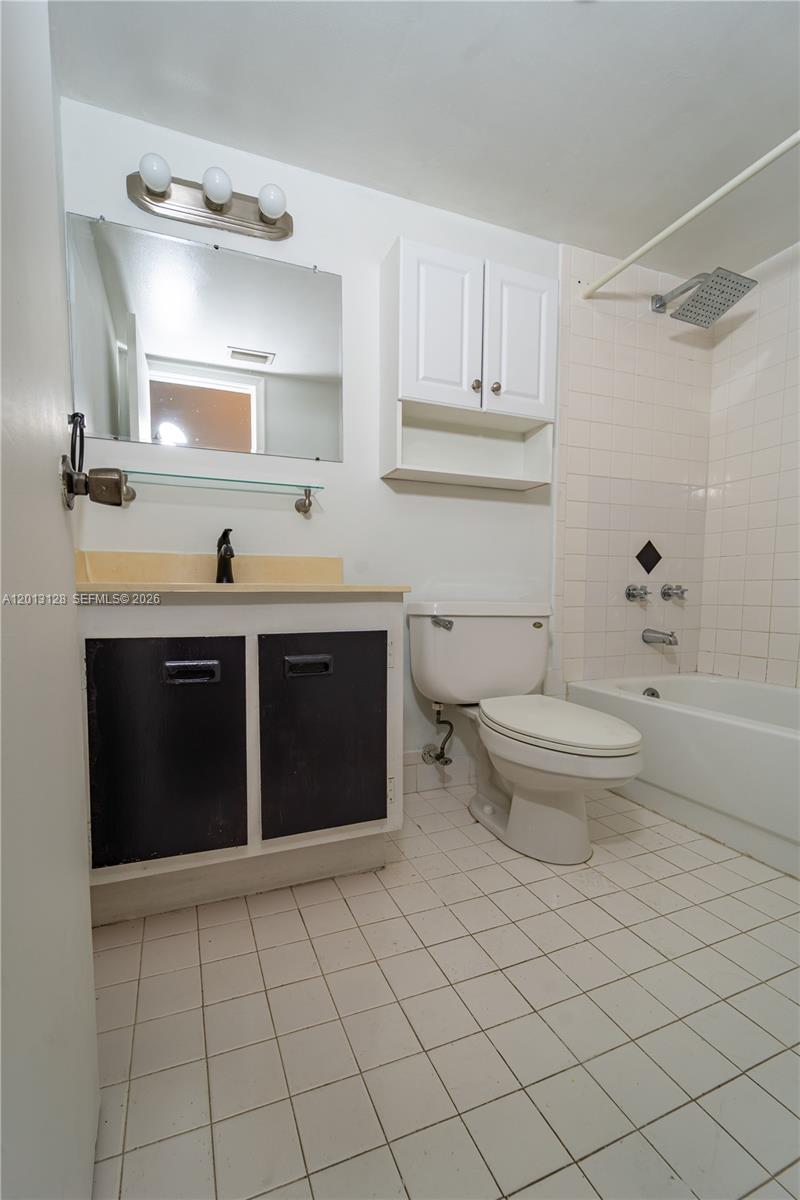 CENTURA PARC - Residential Lease