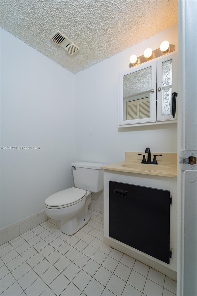 CENTURA PARC - Residential Lease