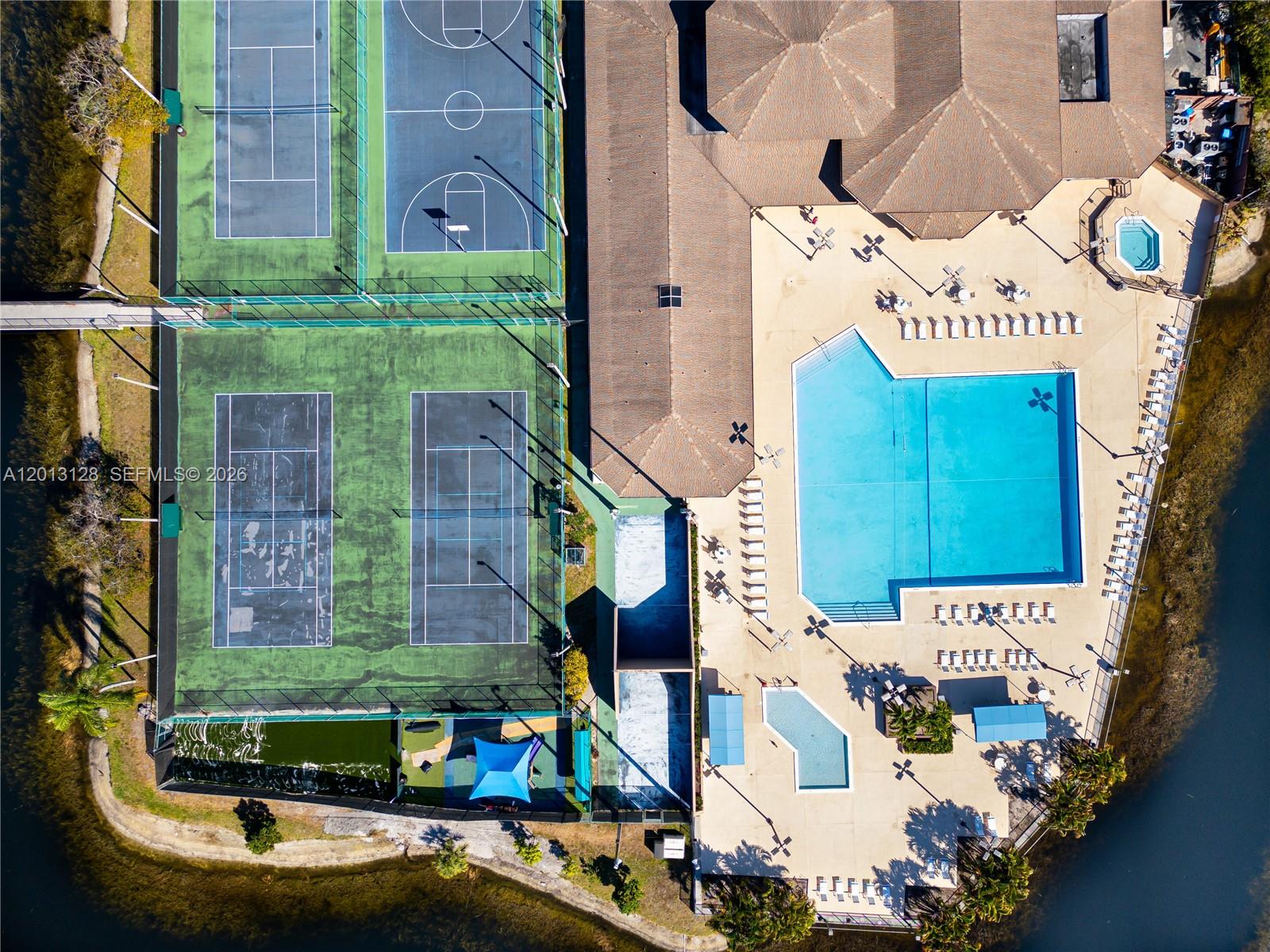CENTURA PARC - Residential Lease