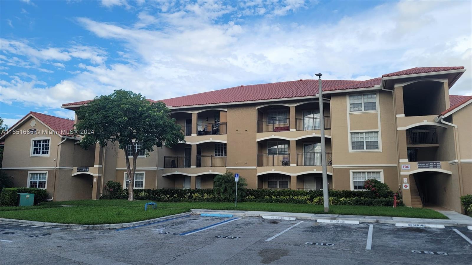 AWESOME 2 BEDROOM & 2 BATH APARTMENT, IN THE VERY SOUGHT AFTER COMMUNITY OF THE MARQUESA IN PEMBROKE PINES!!!!! Flooring & appliances only 2-3 years old. Great location and close to everything, like malls, schools, parks, restaurants, hospitals, and much more. Community has great amenities and this unit will go fast. Contact us now for a private showing. Unit has Washer & Dryer. One year lease only. No pets per association.