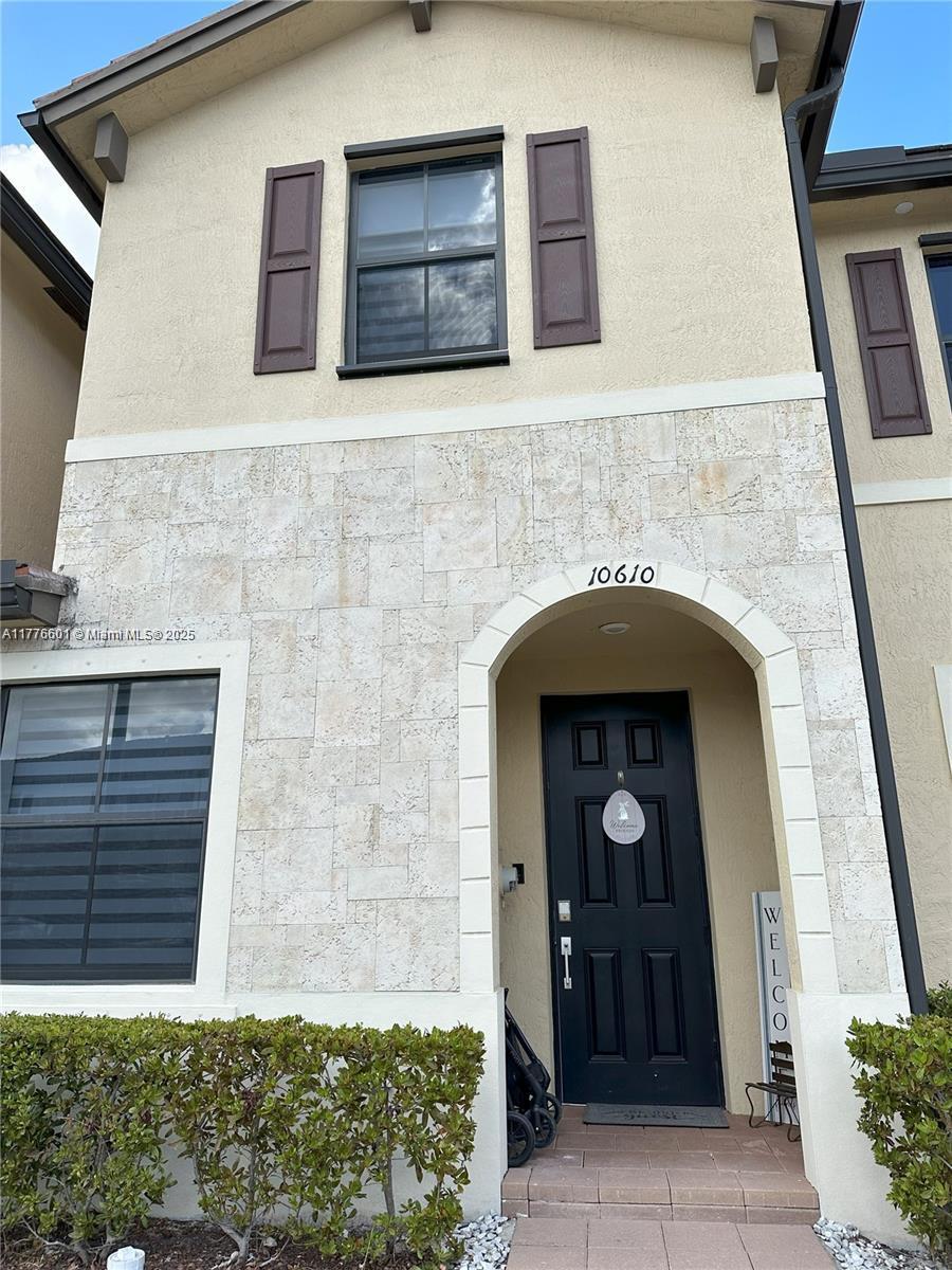 Rental Property at 10610 W 33rd Way, Hialeah, Miami-Dade County, Florida - Bedrooms: 3 
Bathrooms: 3  - $3,000 MO.