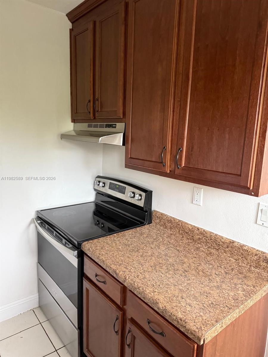 BISCAYNE LAWN EXTENSION - Residential Income