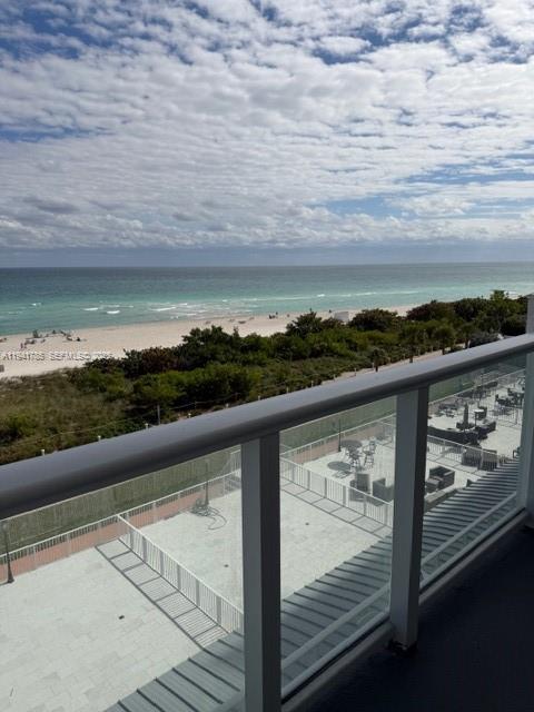 5601 Collins Ave 607