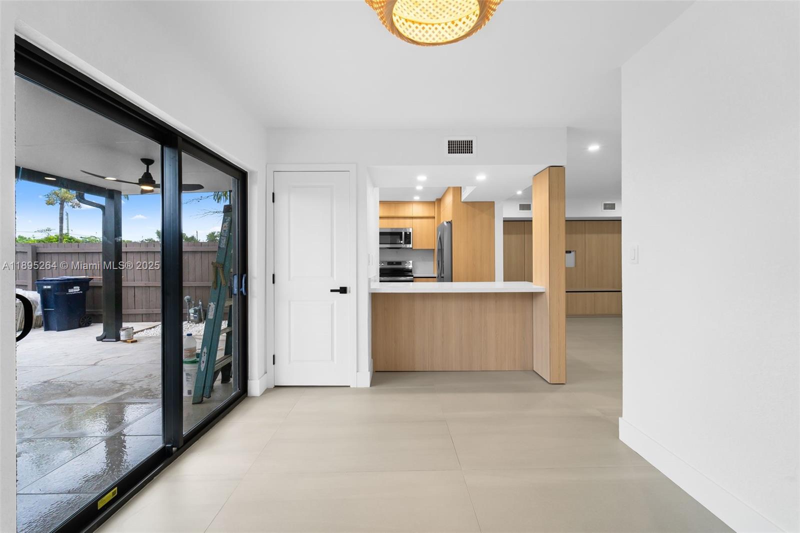 SNAPPER CREEK TOWNHOUSES - Residential Lease