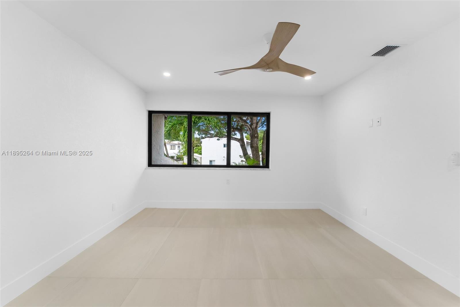 SNAPPER CREEK TOWNHOUSES - Residential Lease