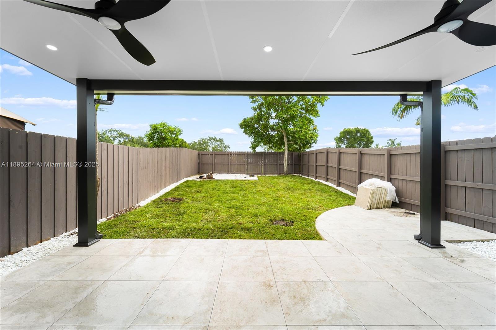 SNAPPER CREEK TOWNHOUSES - Residential Lease