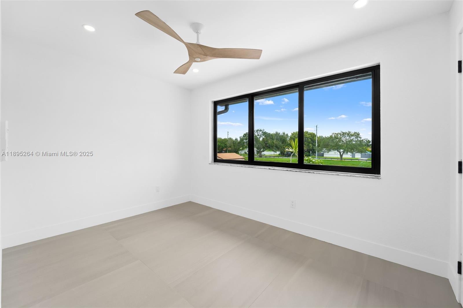 SNAPPER CREEK TOWNHOUSES - Residential Lease