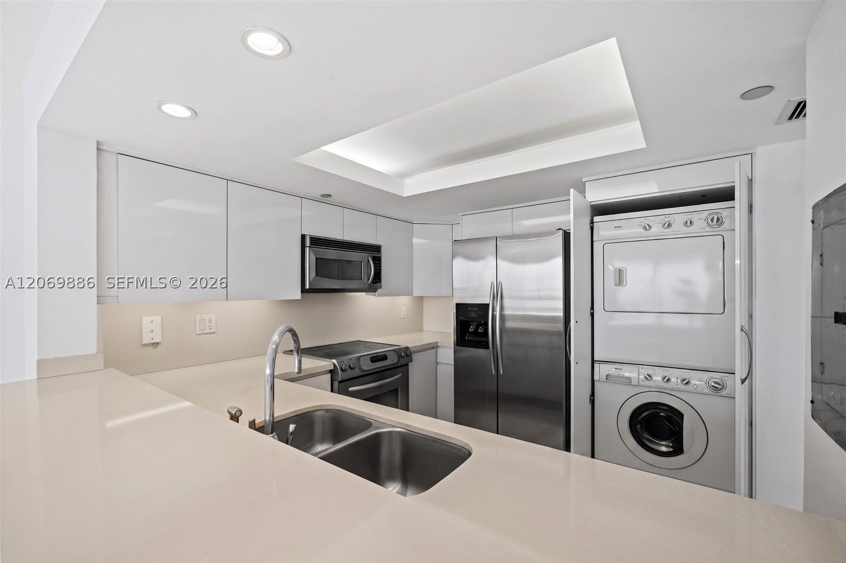 400 S Pointe Dr 1905