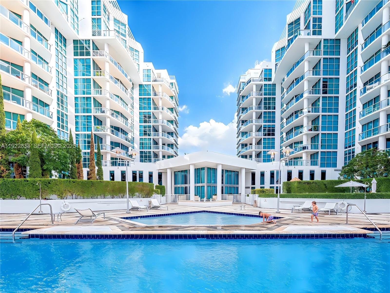 THE ATRIUM AT AVENTURA CO - Residential