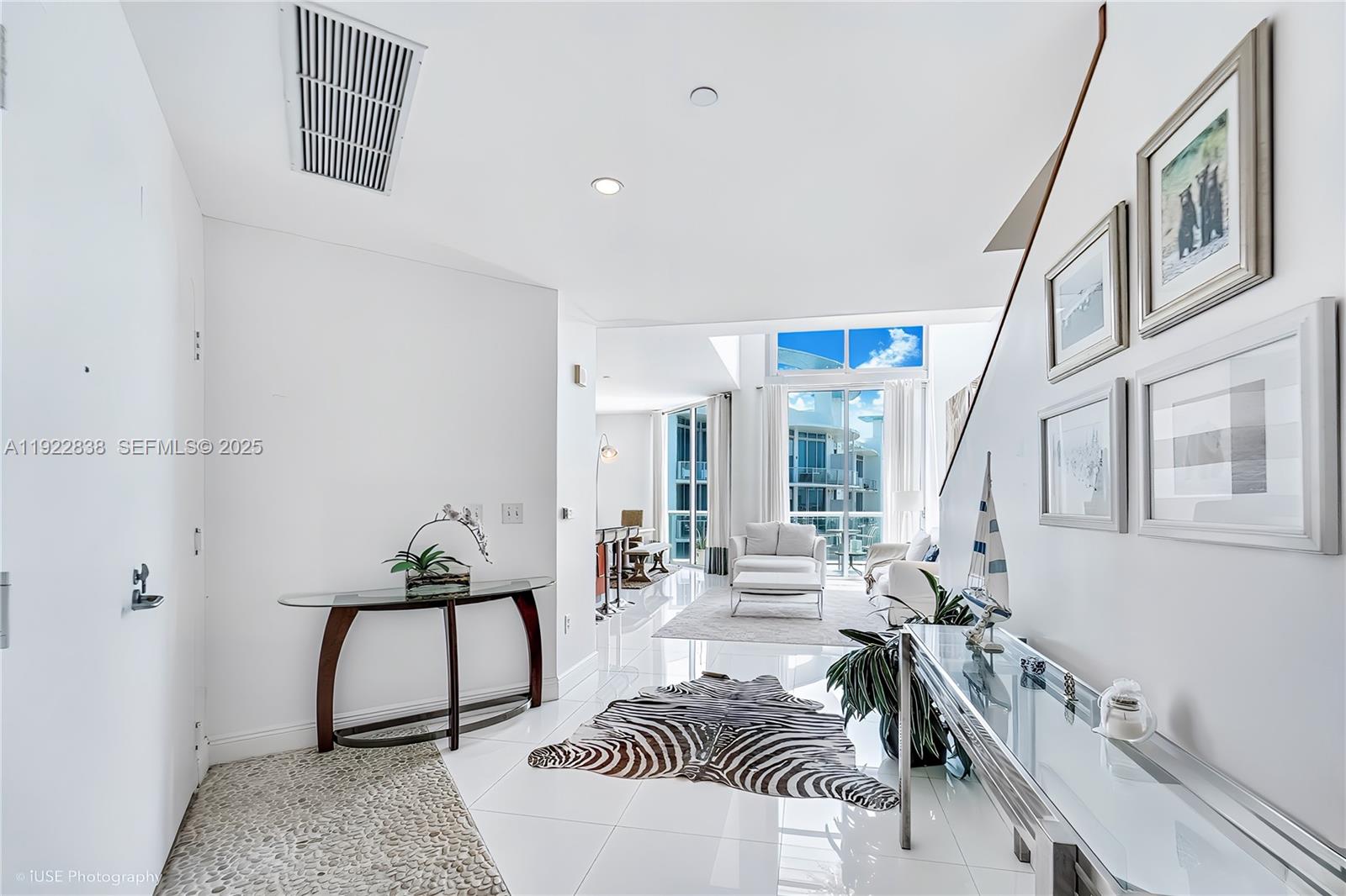 3131 NE 188th St PH1-1210, Aventura, FL, 33180/$835,000 3 3131 NE 188th St PH1-1210