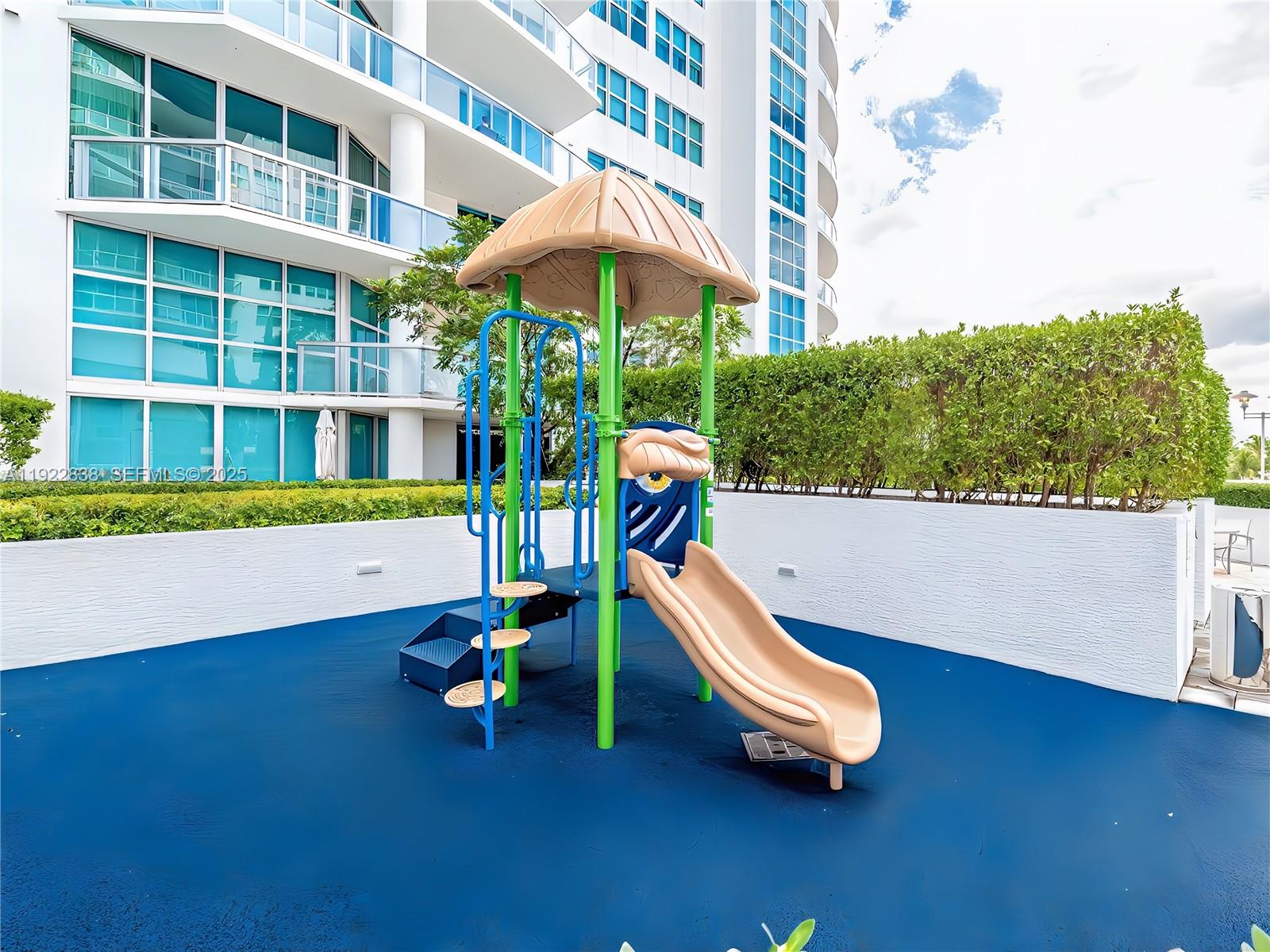 THE ATRIUM AT AVENTURA CO - Residential