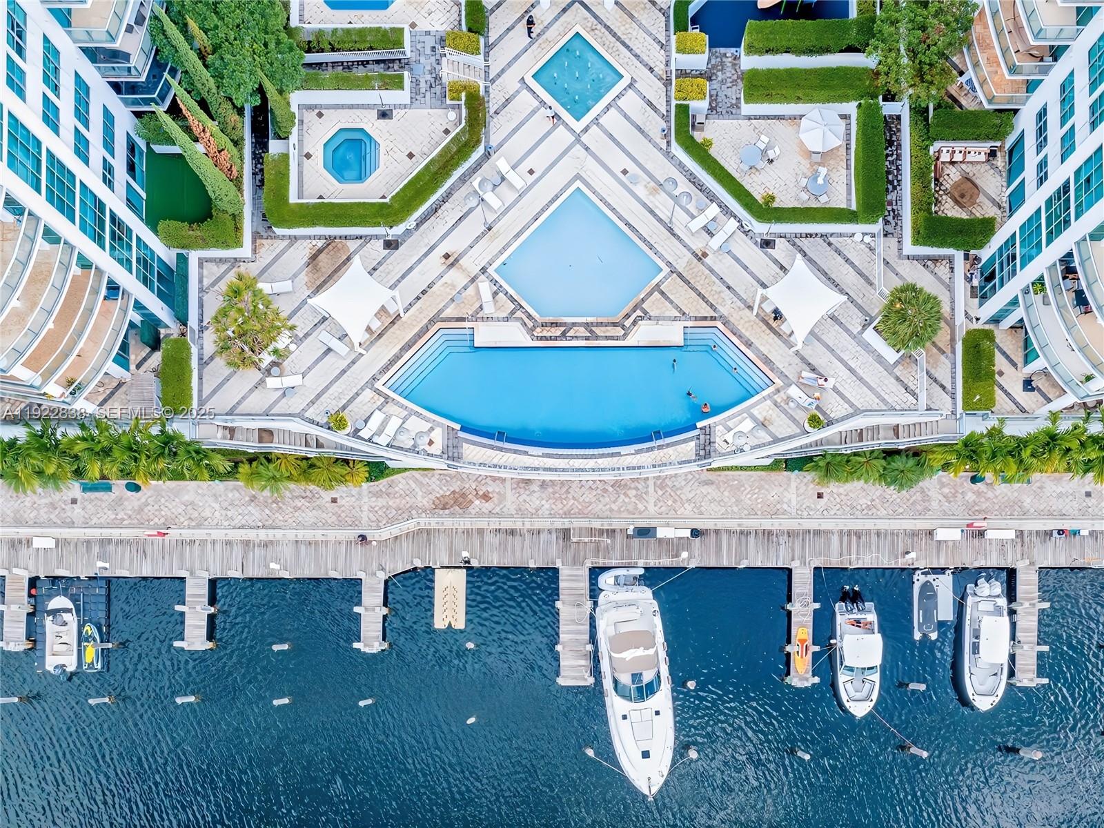 THE ATRIUM AT AVENTURA CO - Residential