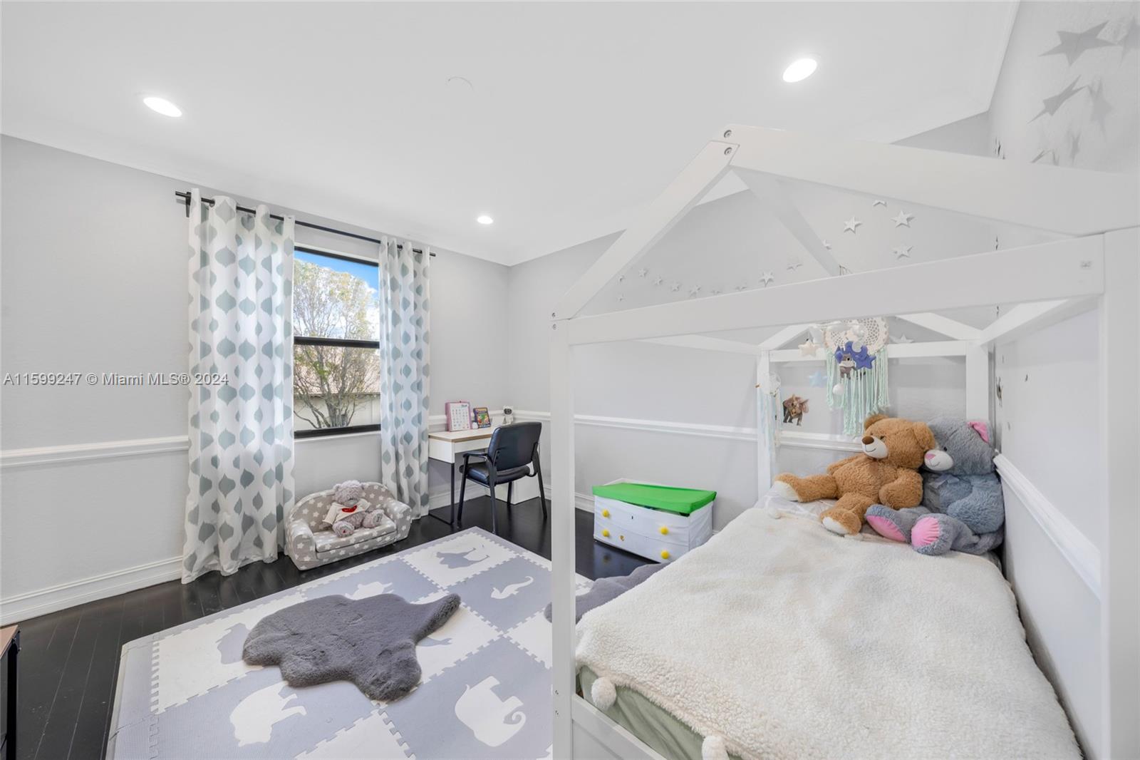 LONG LAKE RANCHES PLAT TH - Residential