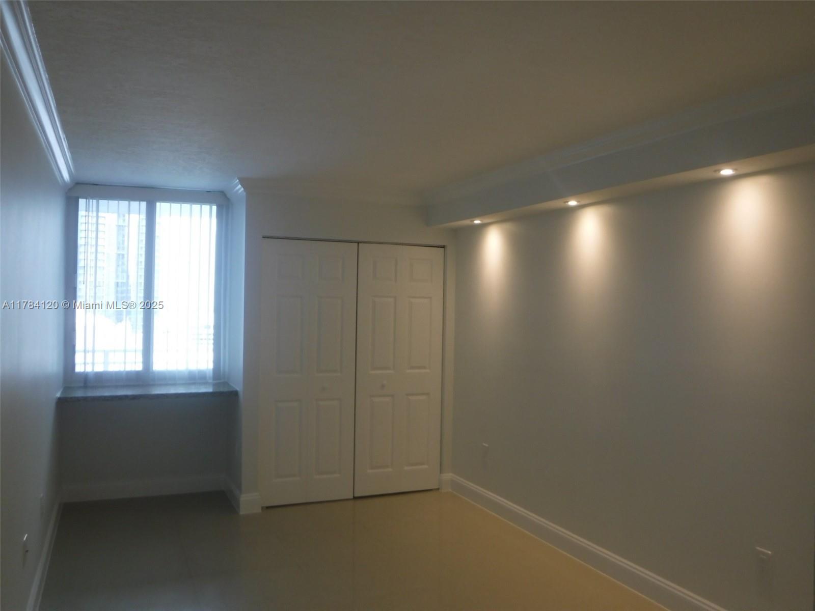 MADISON DOWNTOWN CONDO - Residential