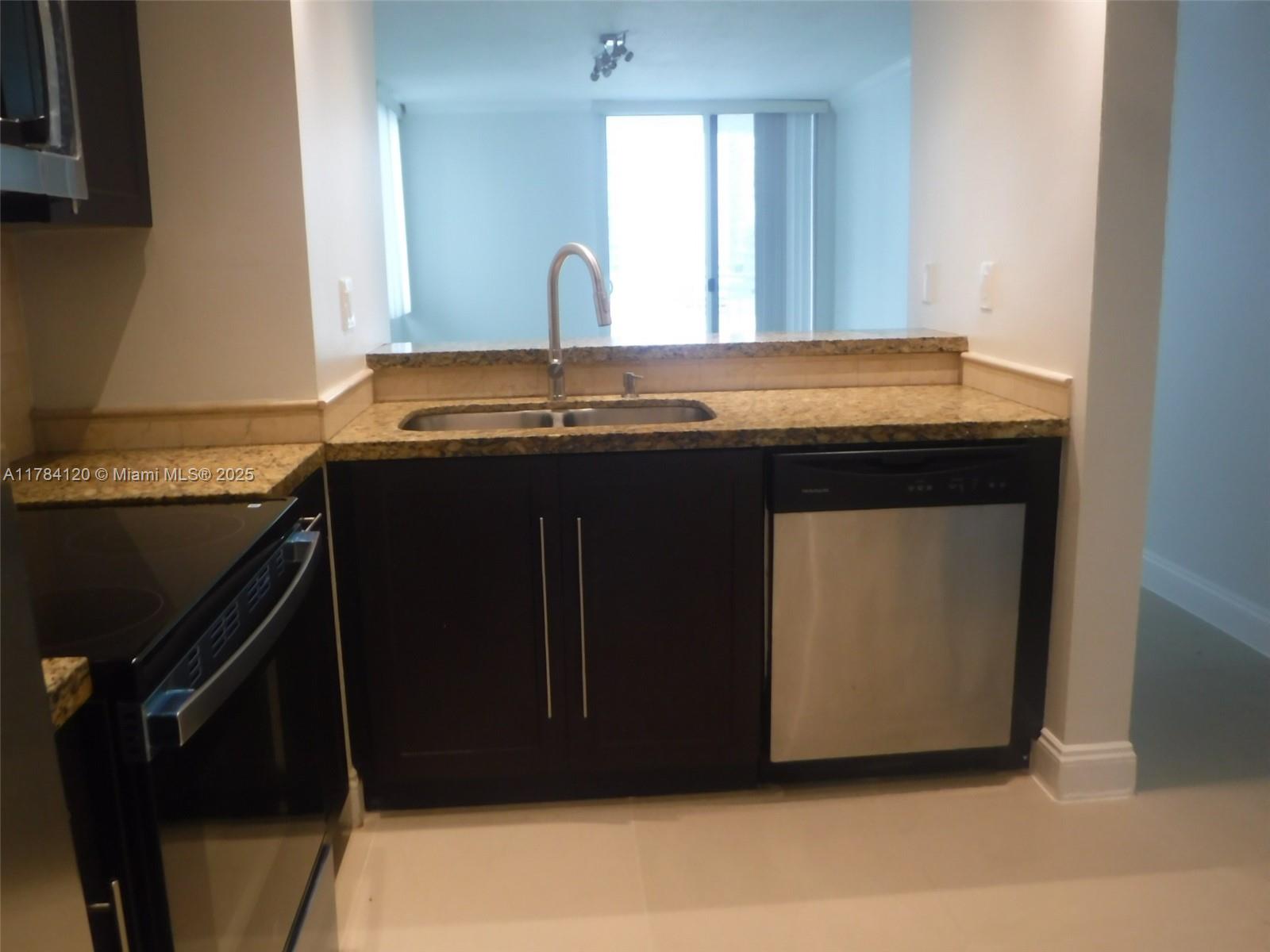 MADISON DOWNTOWN CONDO - Residential