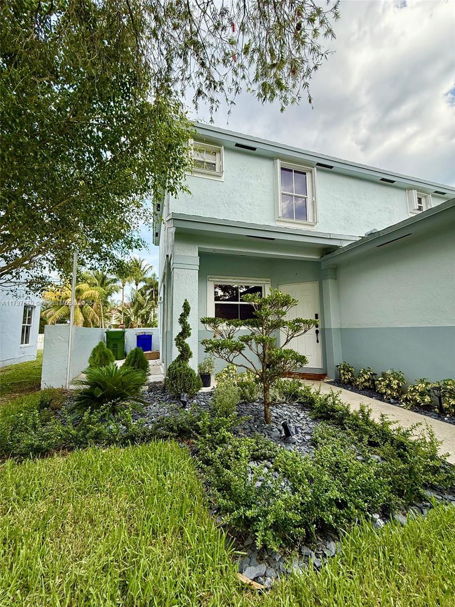 201 Nw 207th Ave, Pembroke Pines, Miami-Dade County, Florida - 4 Bedrooms  
3 Bathrooms - 