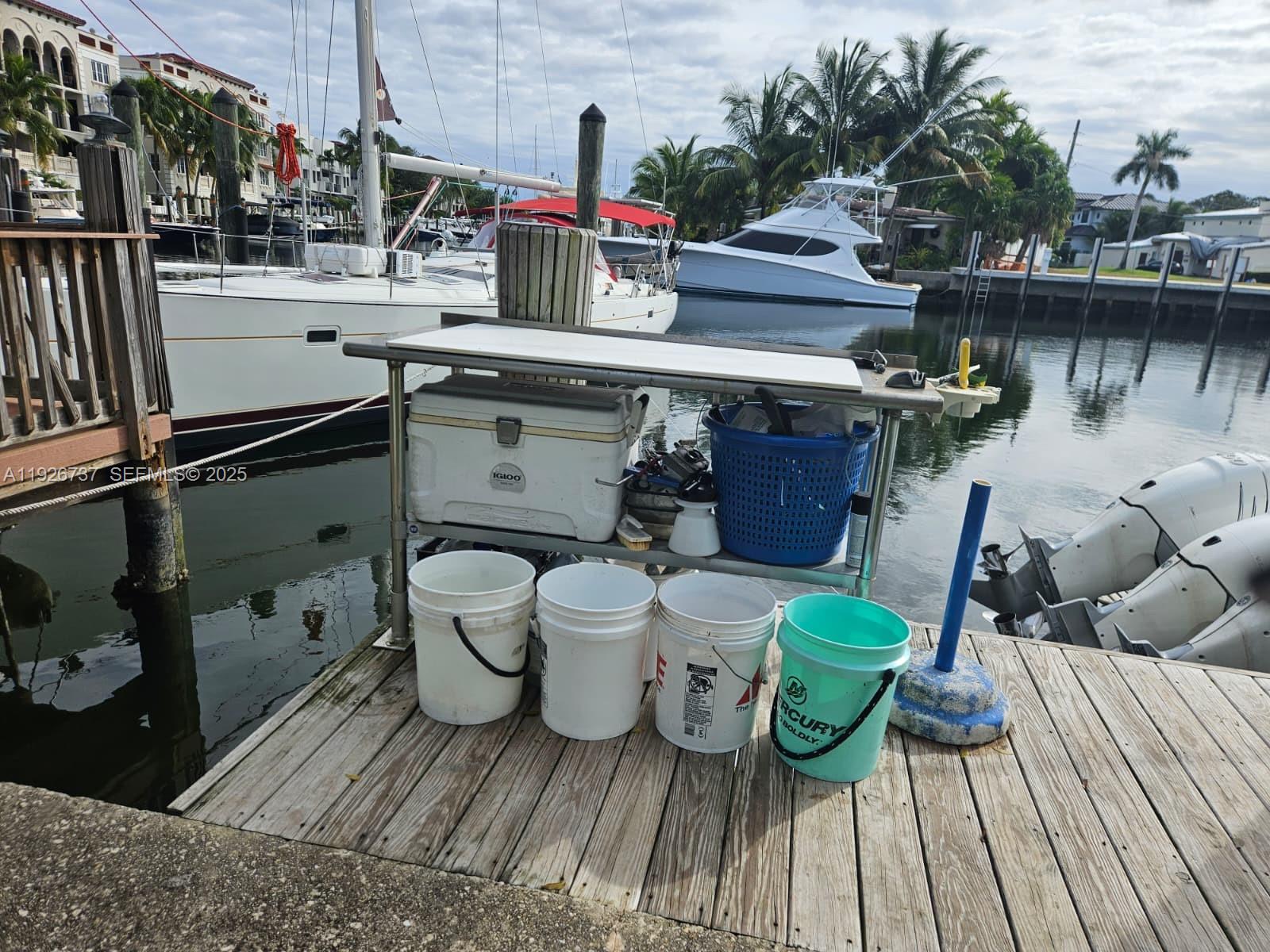 LAUDERDALE HARBORS - Residential