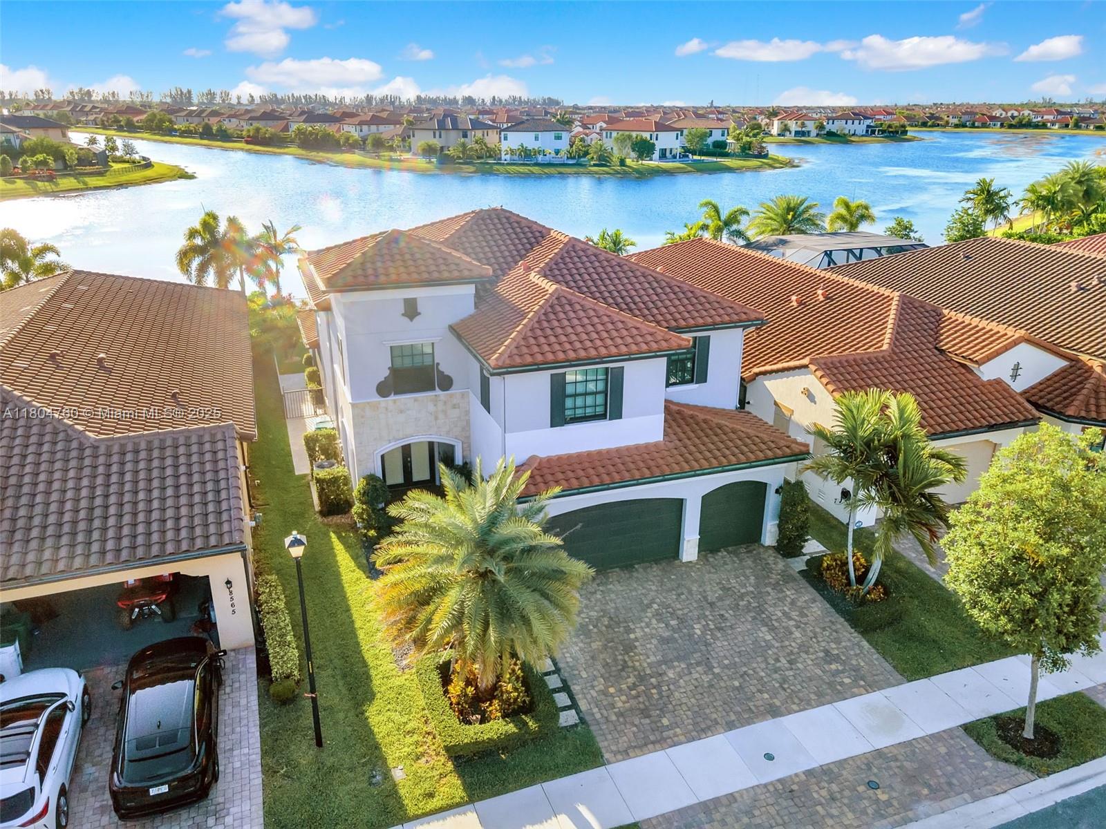 8575 Baypoint Cir